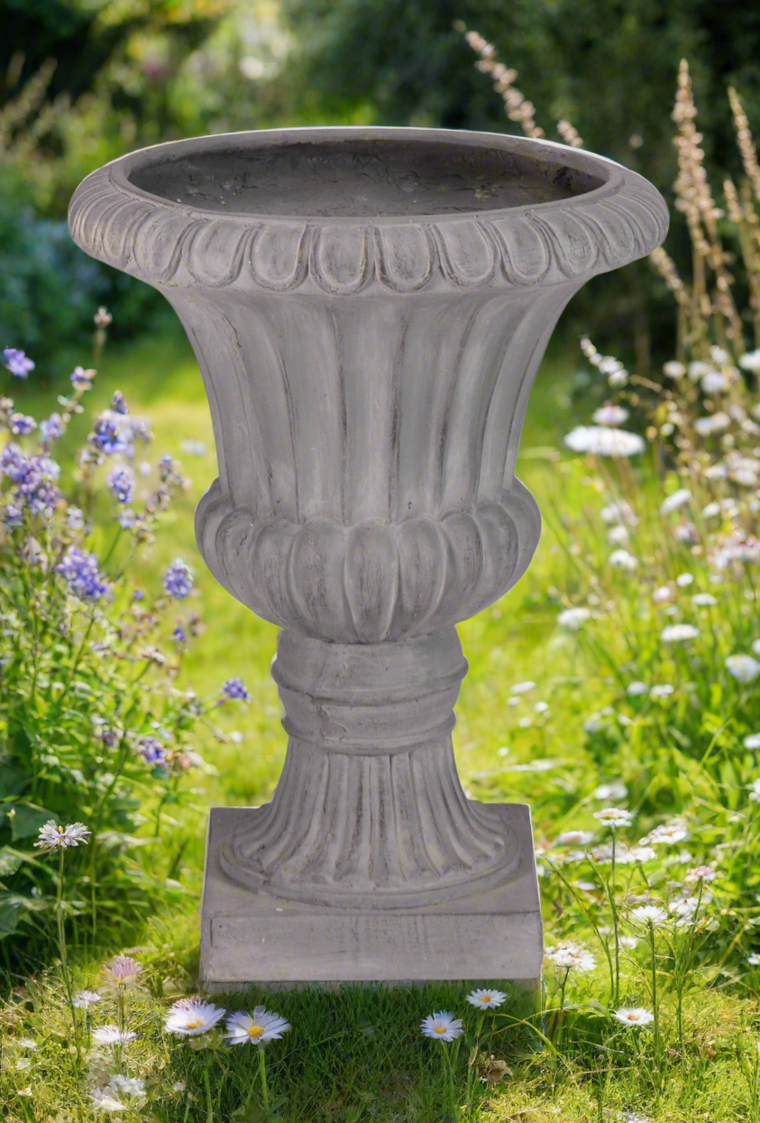 Hortus Victoriana Garden Urn