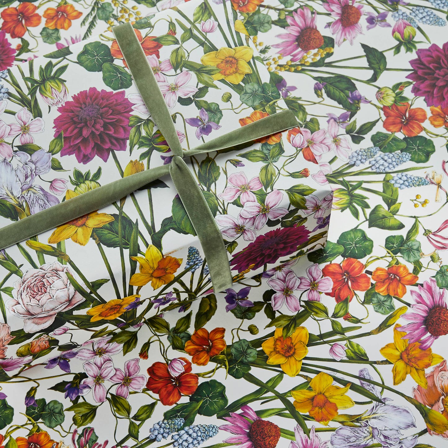 Bountiful Blooms - Ivory - Floral Gift Wrap / Botanical Paper