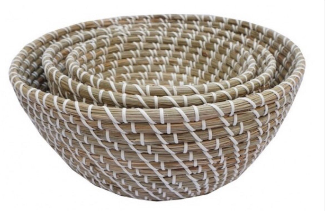 Round woven Seagrass Bowl